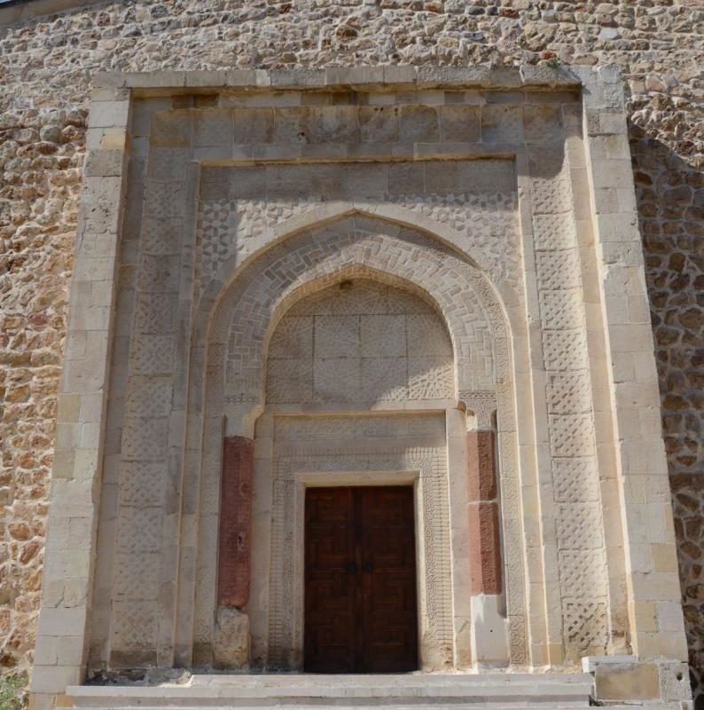 Citadel Mosque, Divirgi exterior