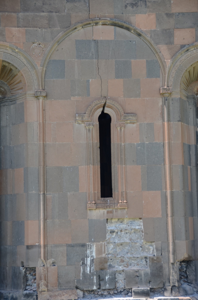 Ani Cathedral side window