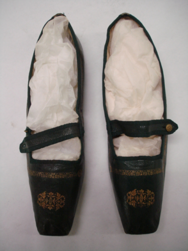 A pair of shoes by Edwin Bitton, 1835-1840 Museum reference A.1977.491 Image © National Museums Scotland 