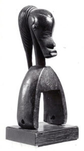 Guro loom pulley female figure, late 19th / early 20th century