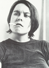 portrait in black and white of the artist sarah lucas